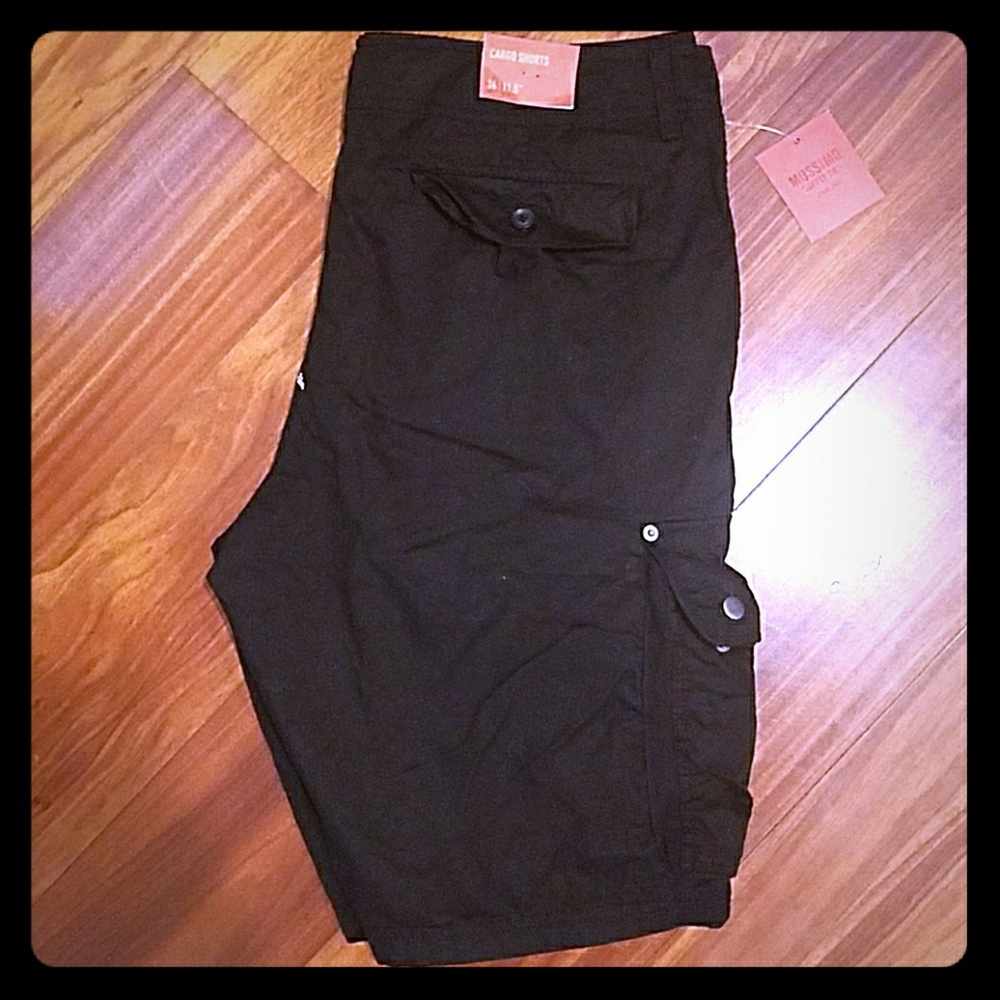 black mossimo cargo shorts